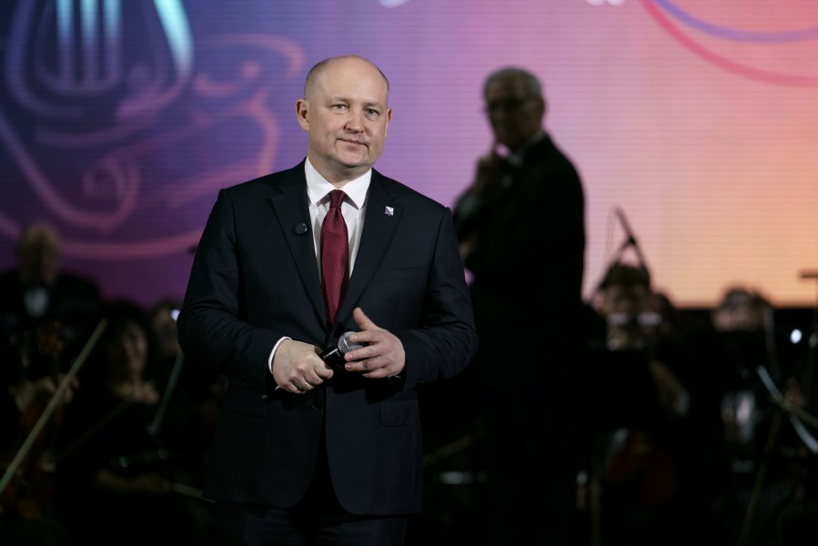 Михаил Развожаев вручил награды работникам культуры в их профессиональный праздник