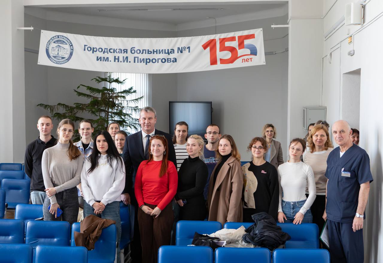 Публичный диалог: более 60 севастопольцев обсудили итоги работы медицины с руководителями больниц