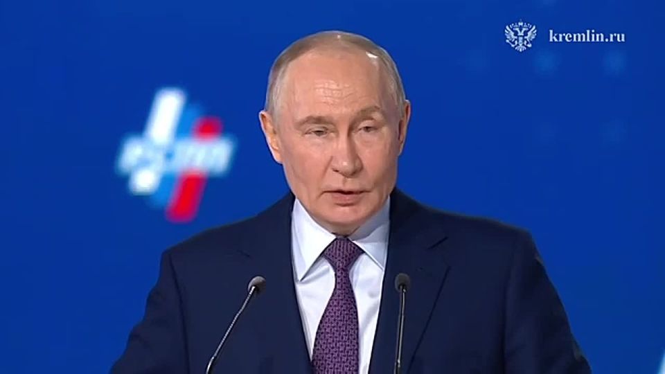 Владимир Путин выступил на пленарном заседании съезда Российского союза промышленников и предпринимателей