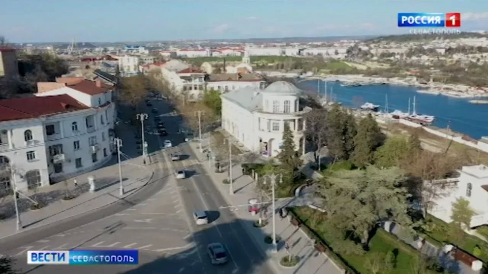 В Севастополе отметили 10-летие Росгвардии и 215-ю годовщину создания войск правопорядка