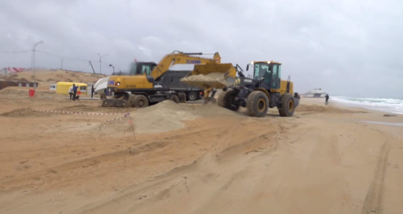 Пострадавшие от мазута пляжи Анапы откроют к 1 июня