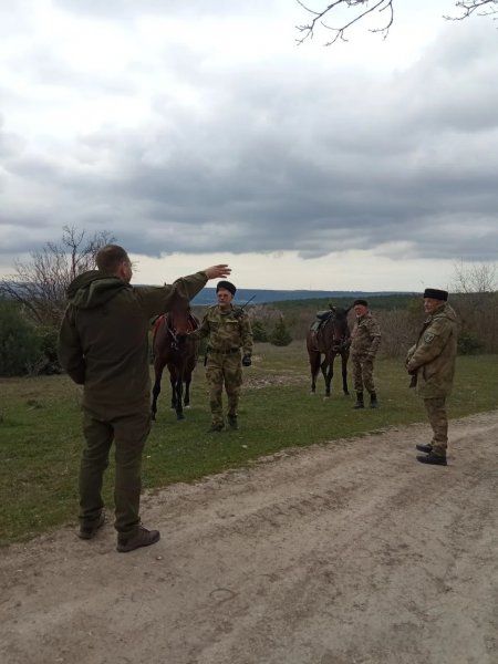 Казаки и лесничие объединили усилия для защиты севастопольских лесов от пожаров