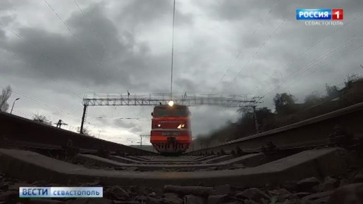 Крымский мост перекрыт, задержан поезд Москва – Севастополь