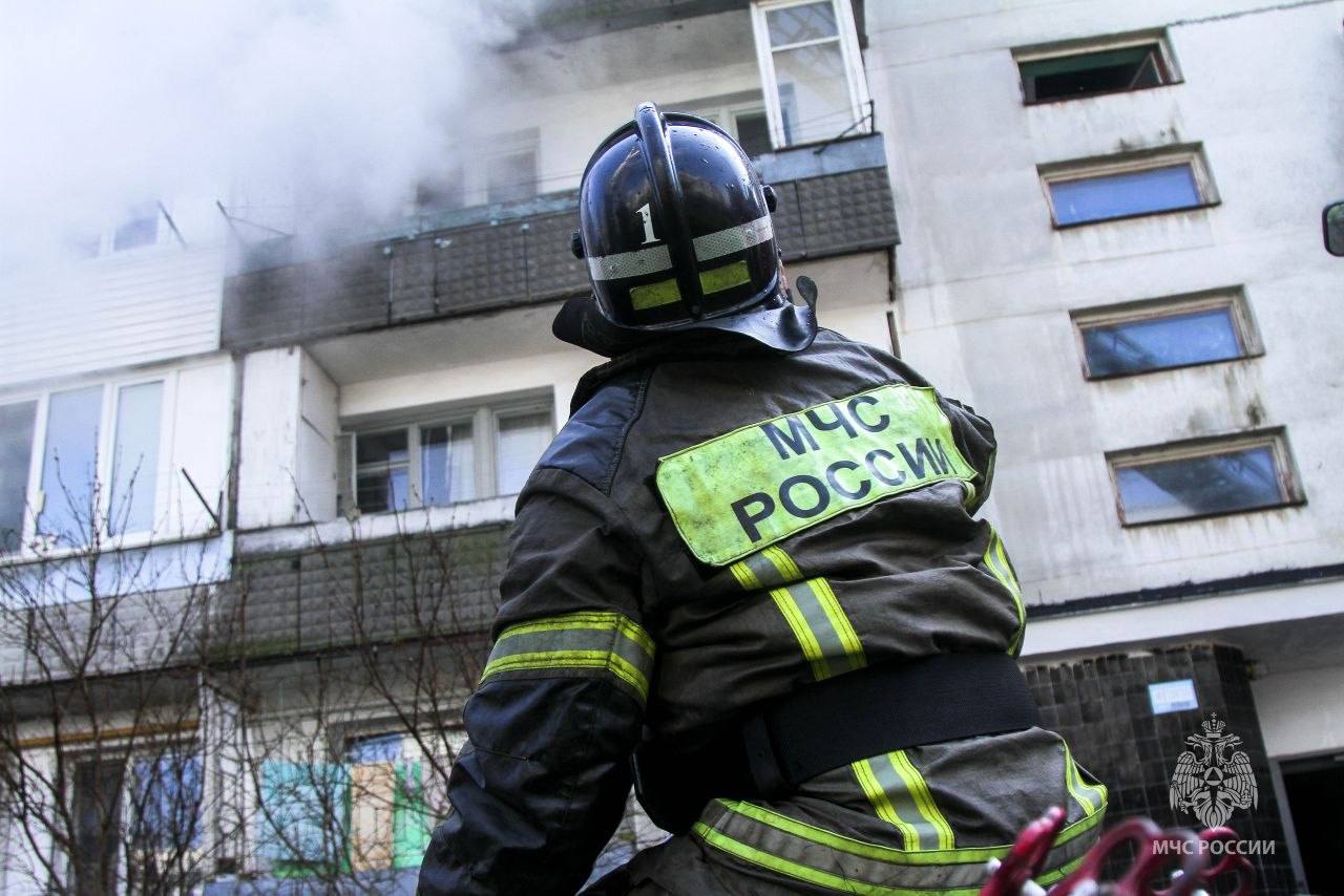 Женщину спасли на пожаре на ул. Маршала Блюхера в Севастополе — МЧС