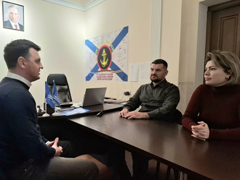 Участники программы «Севастополь — город героев» знакомятся с работой муниципальной службы