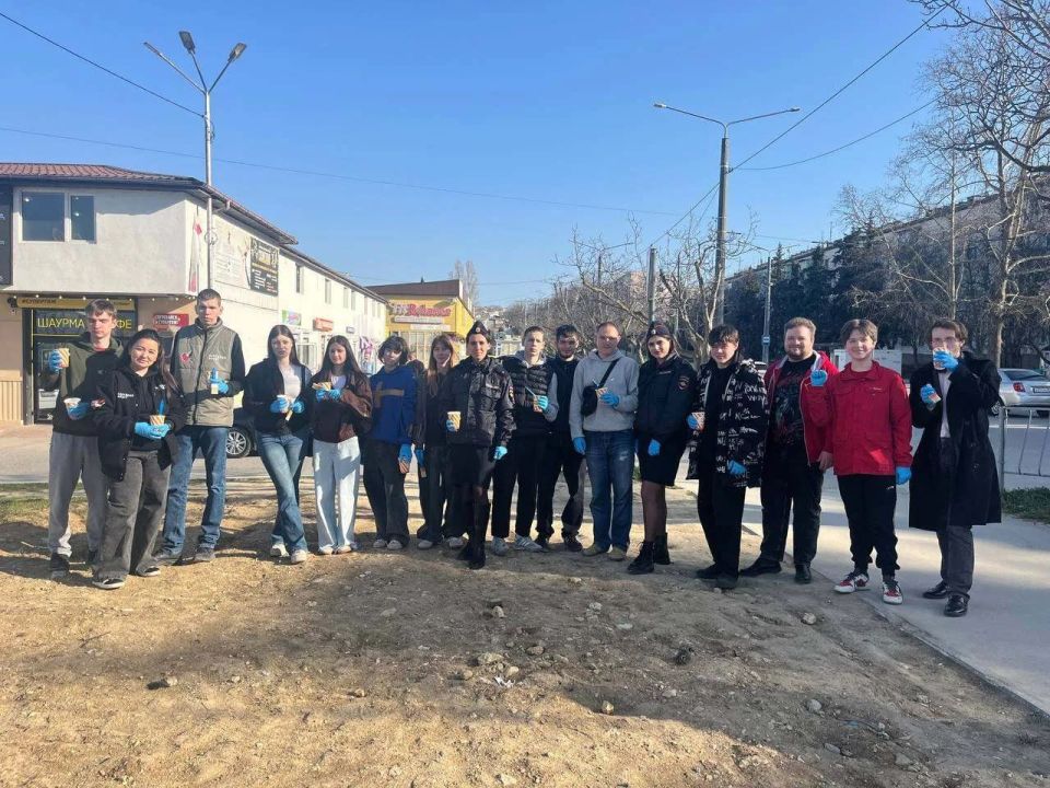 В Севастополе сотрудники полиции организовали очередную антинаркотическую акцию «Закрась опасность!»