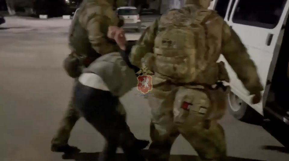 Севастопольца задержали за публичное оправдание терроризма