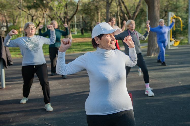 В Севастополе начинаются занятия по северной ходьбе «Бодрый шаг»