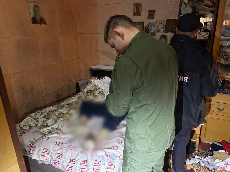 Крымчанин напал на свою мать и выпрыгнул из окна