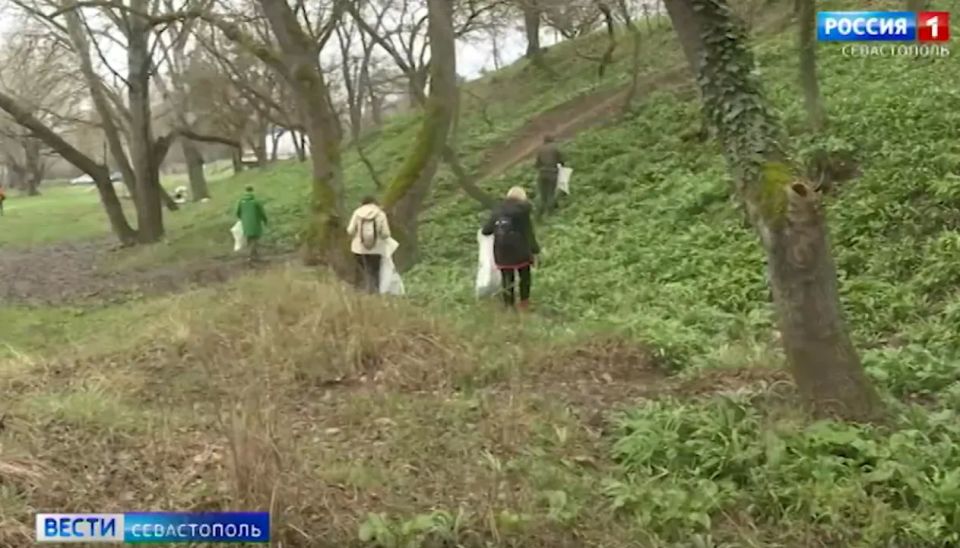 В Севастополе прошла четвёртая экологическая акция по расчистке берегов рек