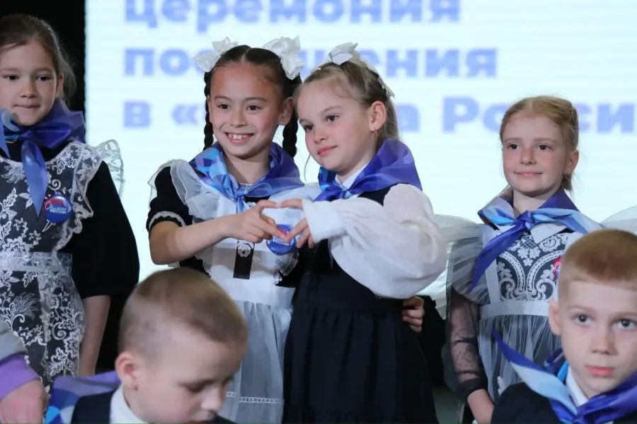 Юные севастопольцы пополнили ряды «Орлят России»