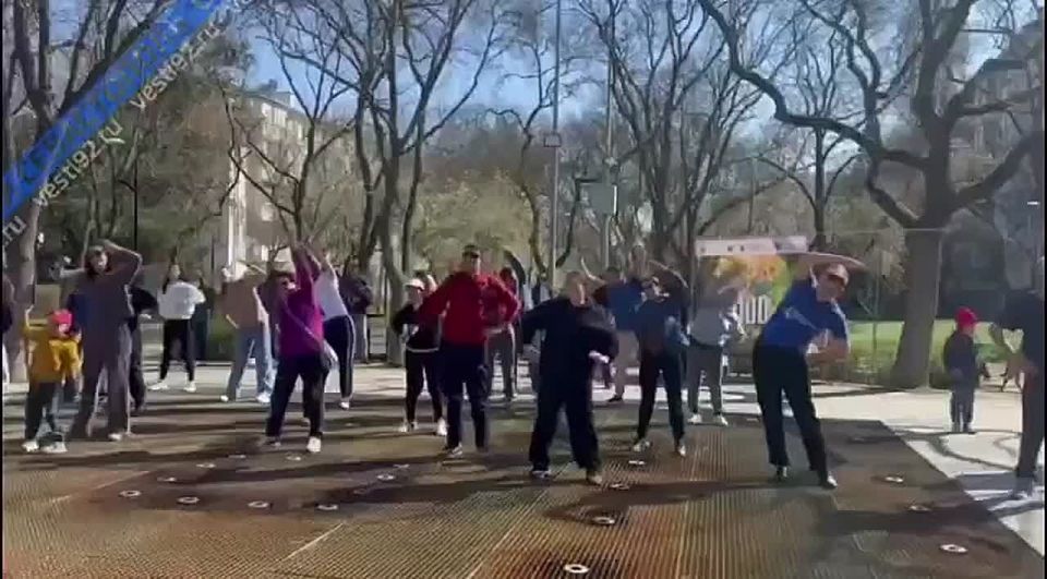 В сквере имени 60-летия СССР прошла Всероссийская акция «10 000 шагов к жизни»