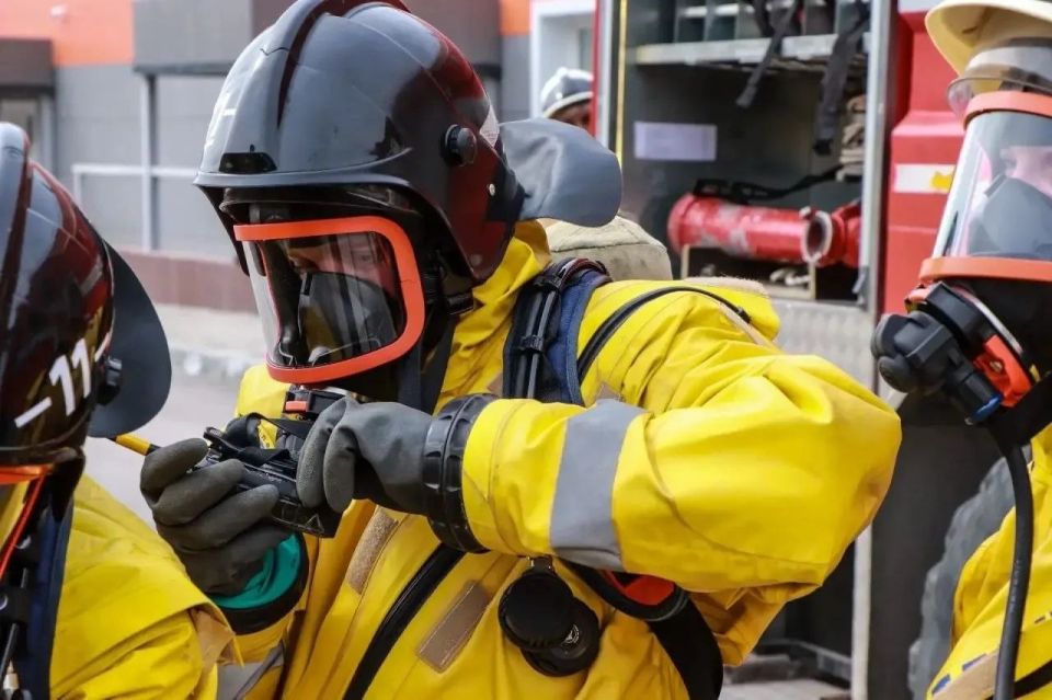 В Павловке прошли учения спасателей по устранению утечки аммиака