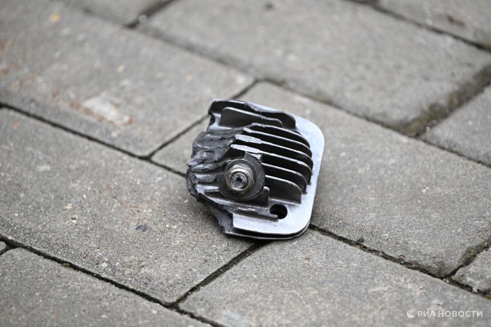 В Севастополе осколки сбитых БПЛА упали в парке