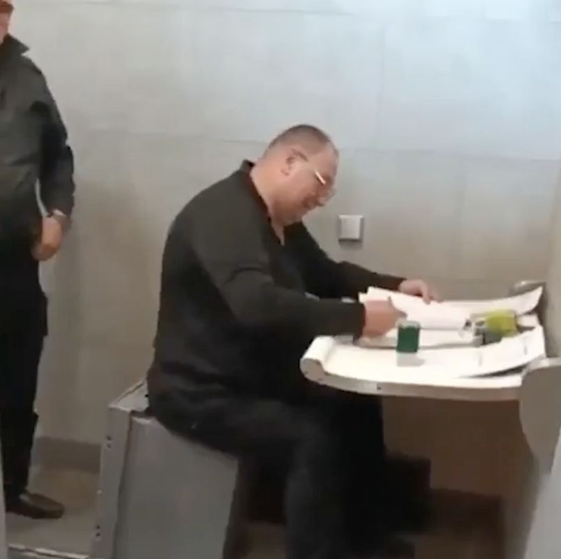 ������� ��������, ��� ���-������� ��� ����������� ��������� ��� ��� � �������