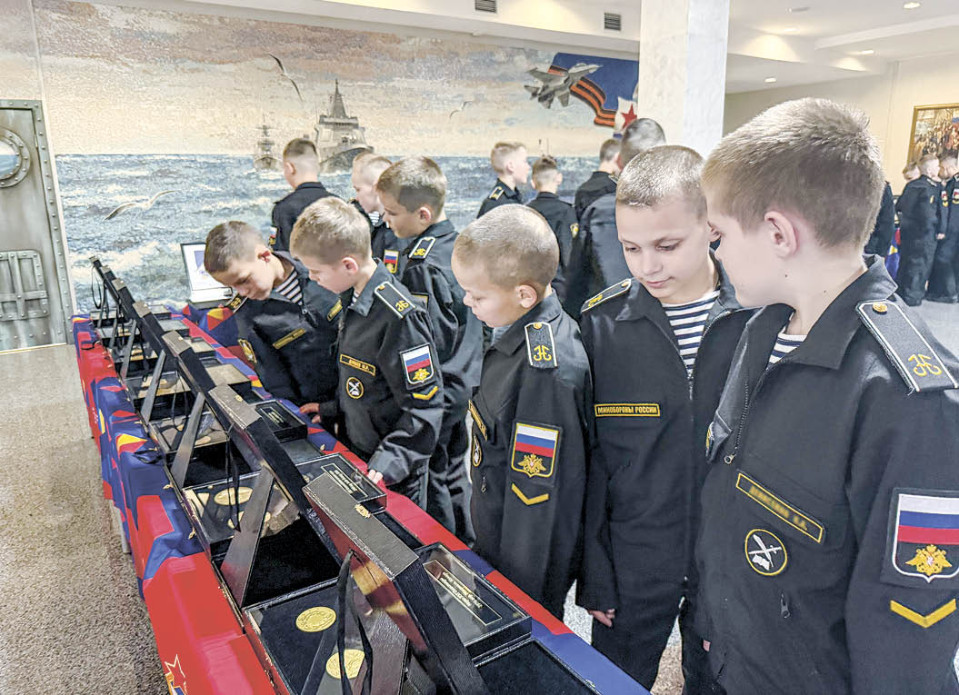 В Доме офицеров ЧФ собрали олимпийские медали и награды военных игр