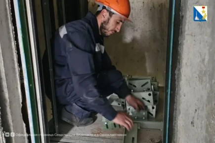 В домах на улице Громова обновят 31 лифт