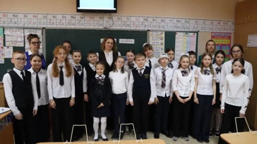 Служба занятости Севастополя знакомит учеников младших классов с профессиями родителей