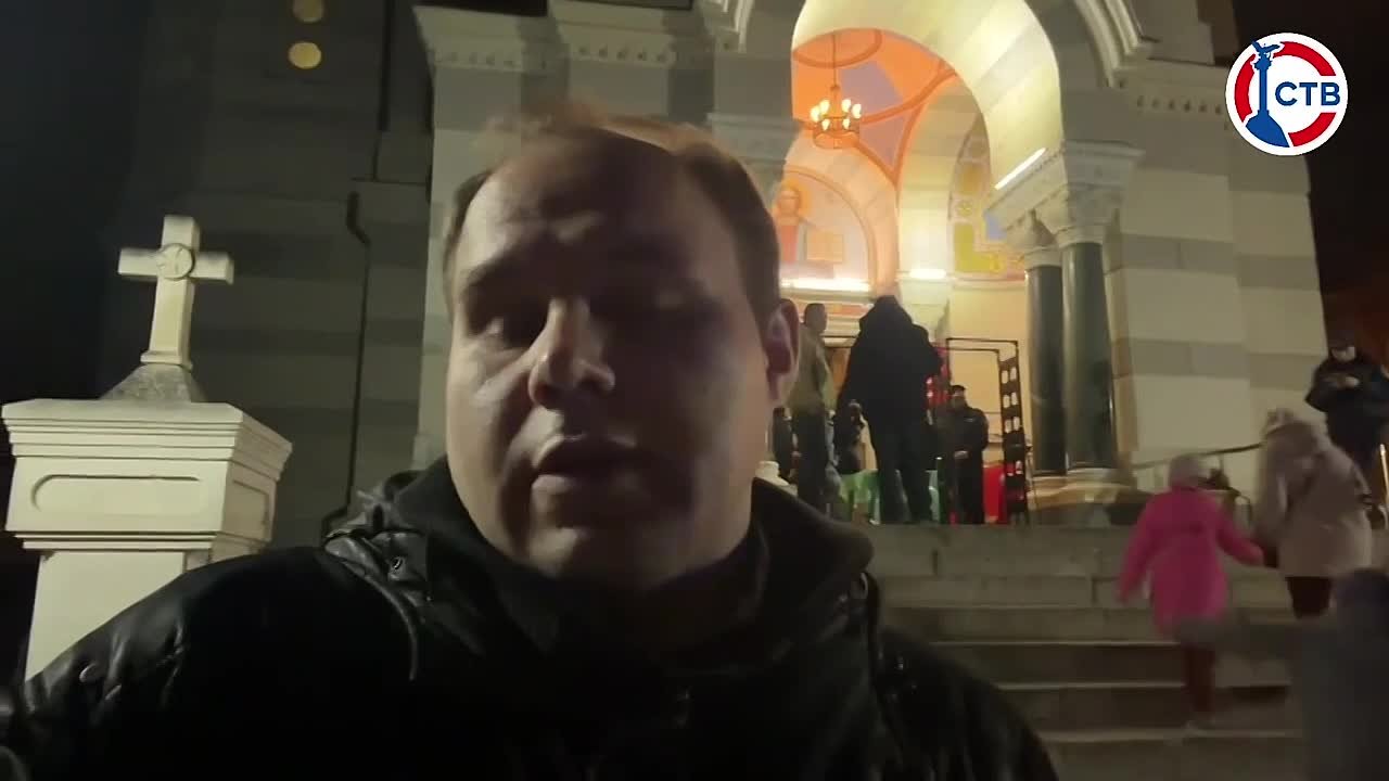 Корреспондент Святослав Данилов из Свято-Владимирского собора-усыпальницы адмиралов