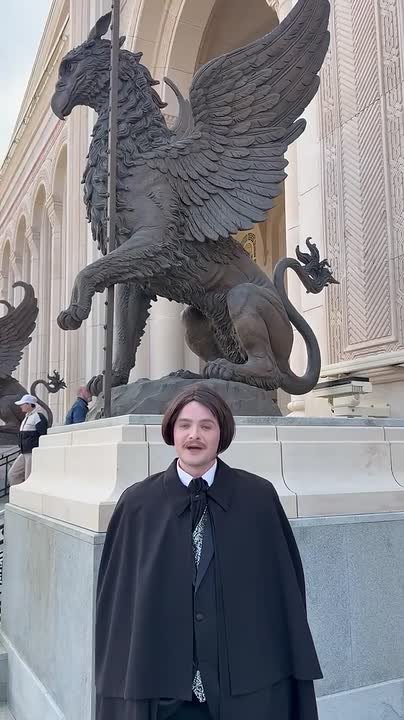 Извольте же, господа, на минуту отложить все ваши дела и выслушать одно приглашение, не сулящее ни чинов, ни выгод, ни даже каких-нибудь особенных хлопот, а только удовольствия, да и то такого рода, которые в нынешние...