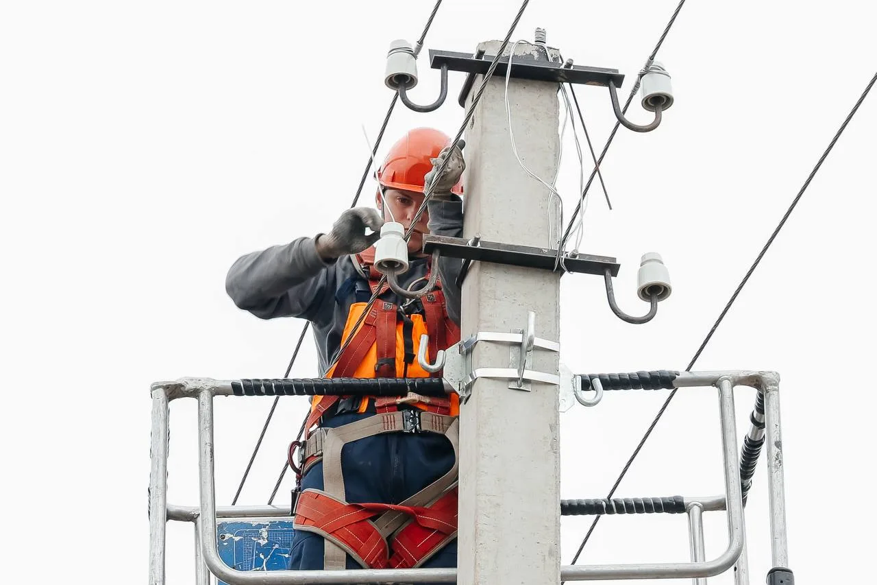 В Нахимовском и Балаклавском районах начали обновлять электросети
