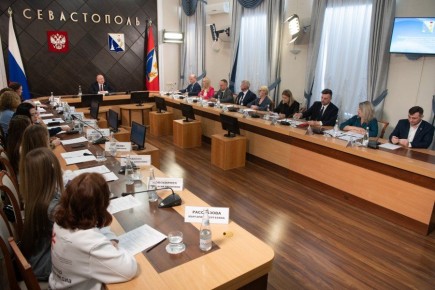 Михаил Развожаев обсудил с «Движением Первых» развитие молодежной политики и патриотического воспитания в Севастополе