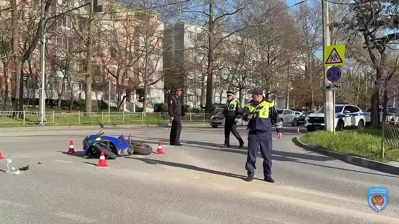 Электробайк сбил 13-летнего подростка на "зебре" в Севастополе"