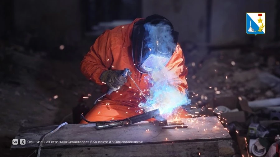 В доме № 4 на улице Комиссара Морозова начали капремонт инженерных систем