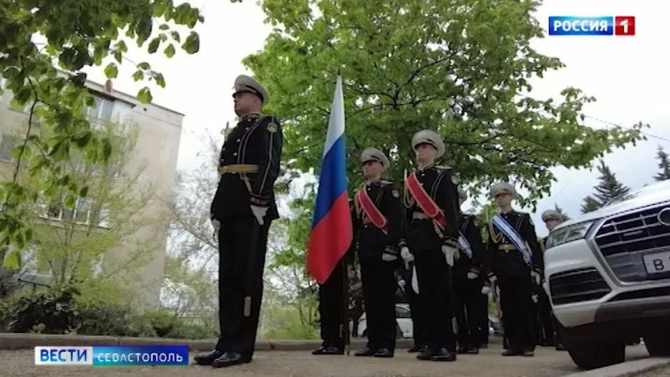 В Севастополе проводят персональные парады для ветеранов Великой Отечественной войны