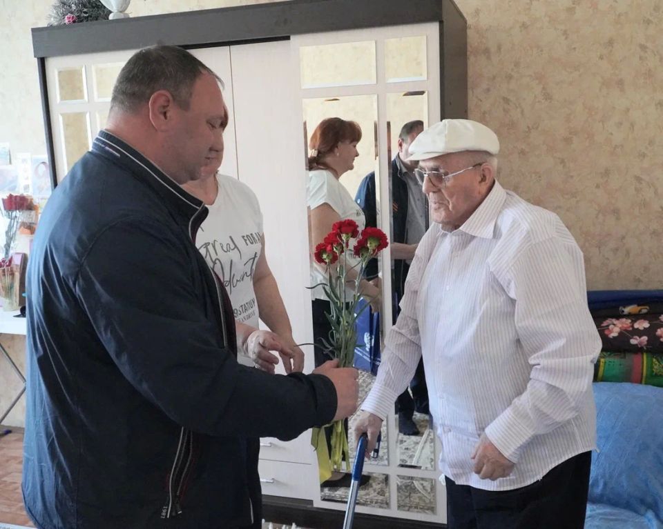 Федеральные дорожники встретились с ветеранами Великой Отечественной войны и бывшими жительницами блокадного Ленинграда