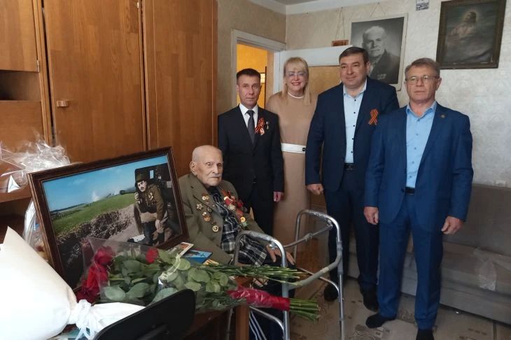 В Симферопольском районе поздравили с наступающим Днем Победы 102-летнего ветерана Великой Отечественной войны Степана Михайловича Крайнюка