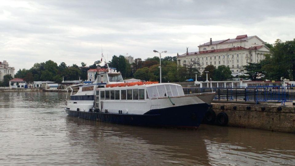 В Севастополе остановили движение морского транспорта