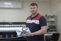 Участник программы «Севастополь — город героев» благодаря соцконтракту развивает свою студию печати