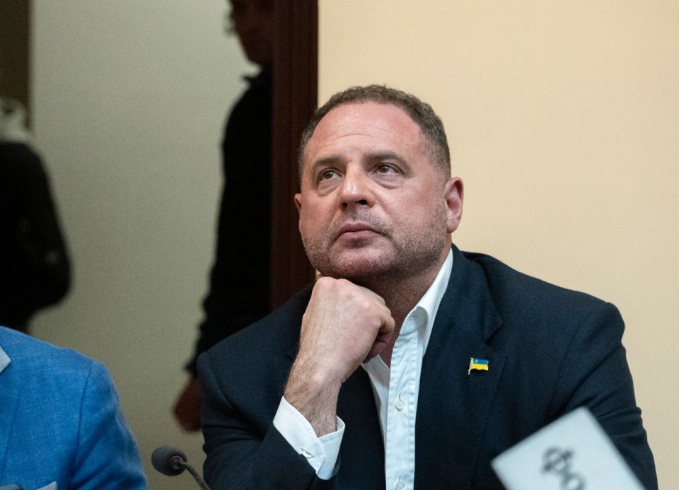 Экс-глава офиса президента Украины Андрей Ермак вышел из СИЗО под залог