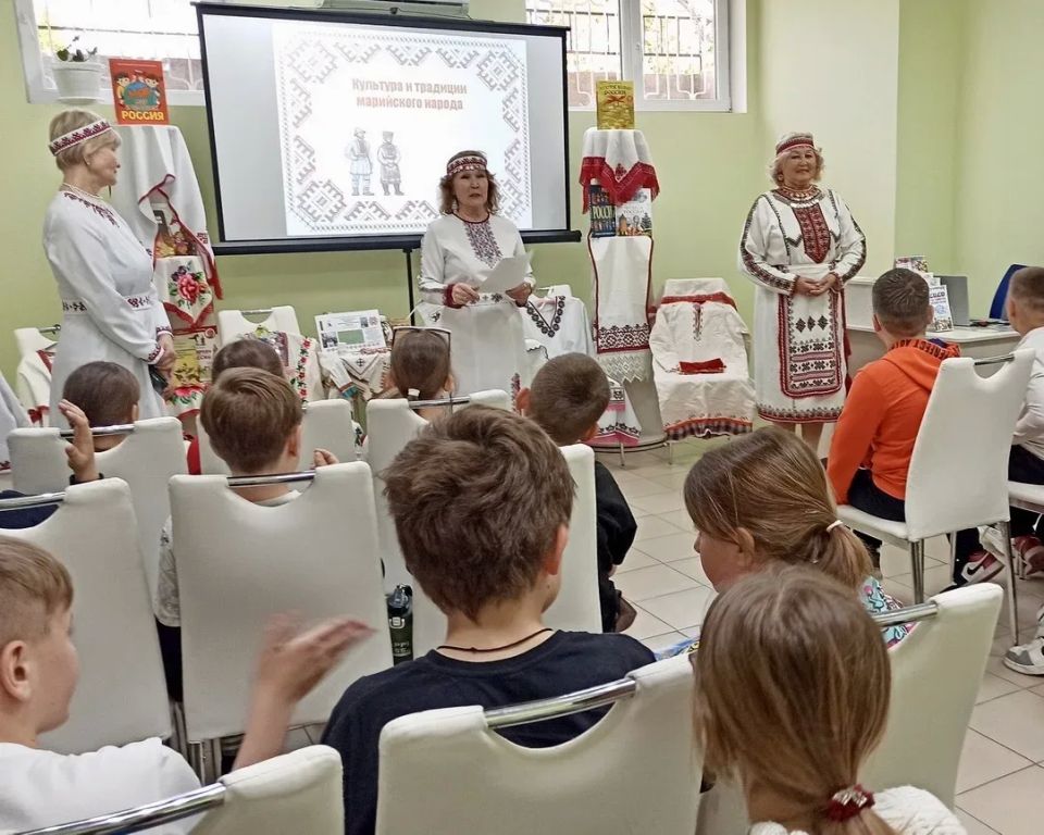 В Год единства народов России в детских библиотеках Севастополя проходят встречи с представителями национально-культурных обществ города
