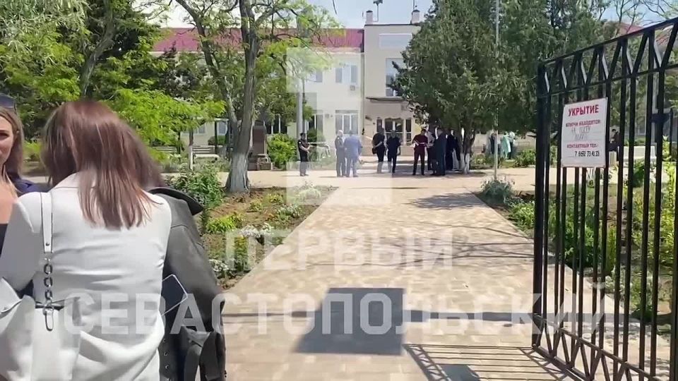Трое школьников – в тяжёлом состоянии после обрушения балкона в качинской школе №13, у остальных – состояние средней степени тяжести