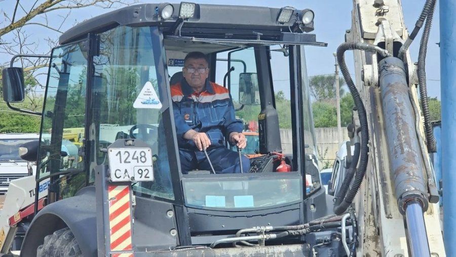 В Севастополе машинисты экскаваторов борются за звание лучшего в профессии