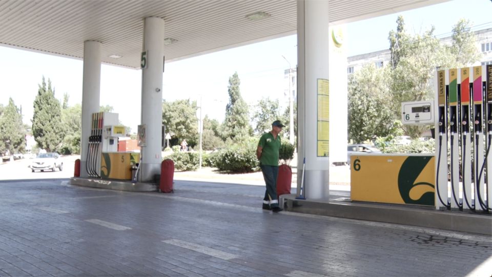 На АЗС Севастополя привезли 95-й бензин и дизель