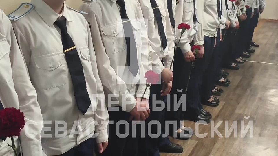 Стенд в память о выпускнике – бойце Олеге Клименко открыли в севастопольской школе № 26