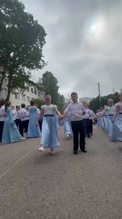 Сила традиций. В севастопольской школе №22 имени Н.А. Острякова состоялся V Кадетский бал