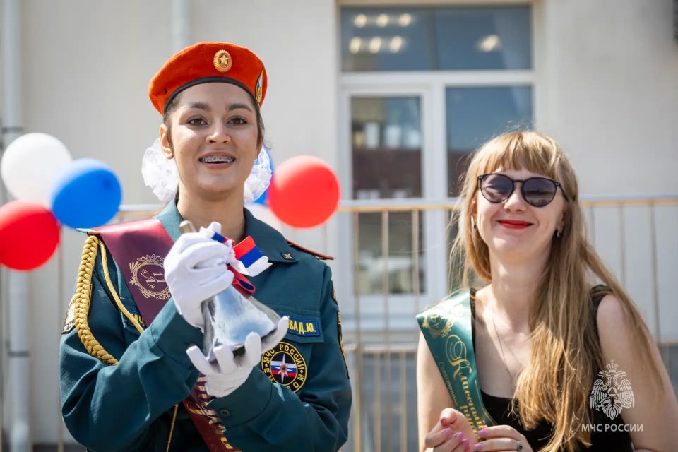 Последний звонок прозвучал для учащихся кадетских классов пожарно-спасательной направленности в Севастополе