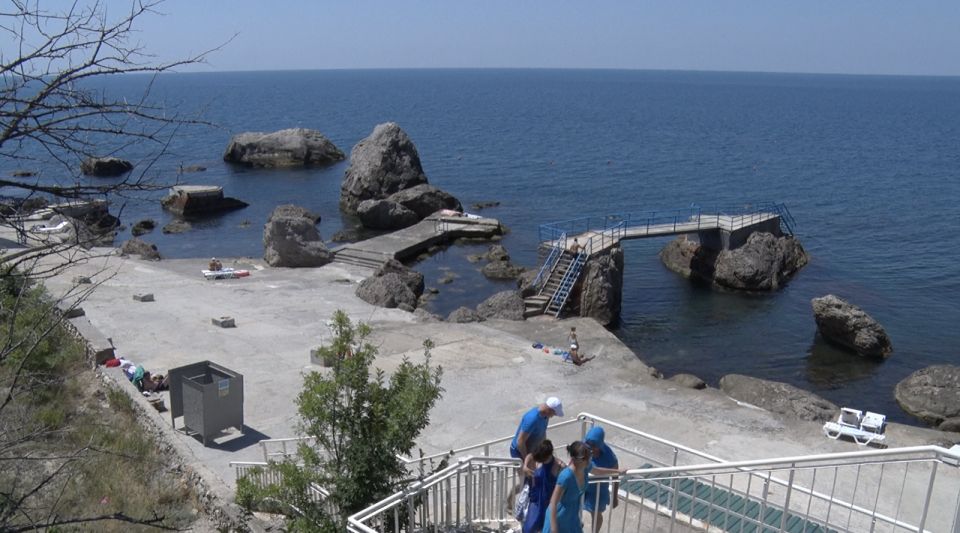 Пляж пансионата «Изумруд» исключён из официальных