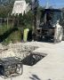 В поселке Сахарная Головка в районе ул. Винницкая в ходе реконструкции водопровода ведутся работы по монтажу колодцев для последующего переключения абонентов