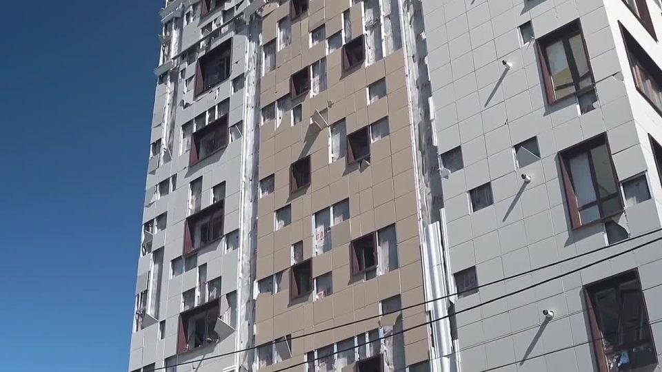 Число поврежденных многоквартирных домов в Севастополе от атаки ВСУ достигло 23, частных – 22