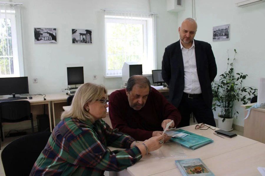 Архив Севастополя пополнили редкими книгами