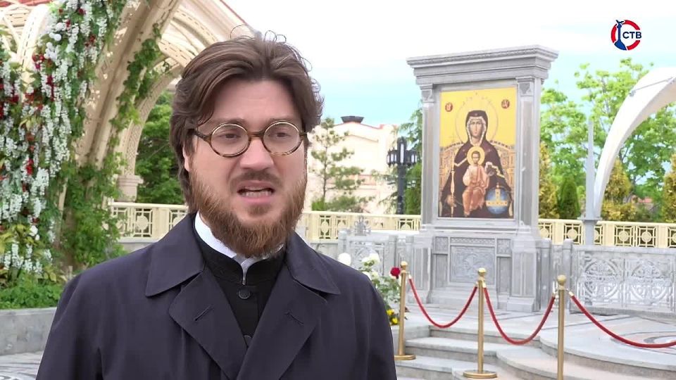 В Новом Херсонесе отметили День Святой Троицы