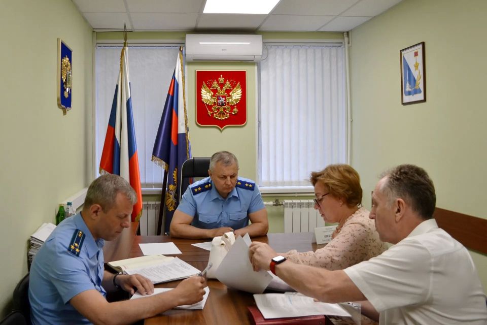 Прокурор города Севастополя Андрей Шевцов провел личный прием жителей Ленинского района