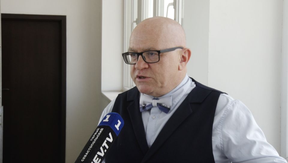 Тихонов: Польша использует Украину для борьбы за власть