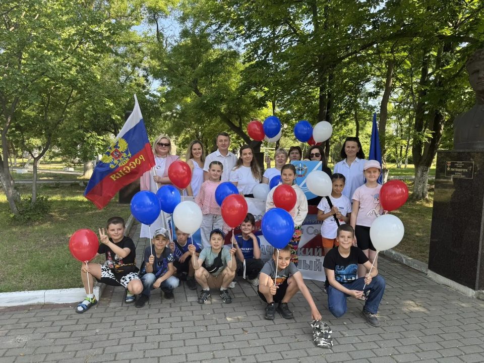 С ДНЁМ ВЕЛИКОЙ РОССИИ!. Дорогие земляки! Уважаемые жители Качинского муниципального округа! Сегодня мы отмечаем главный государственный праздник — День России! Это праздник, который объединяет всех, кто искренне любит свою...
