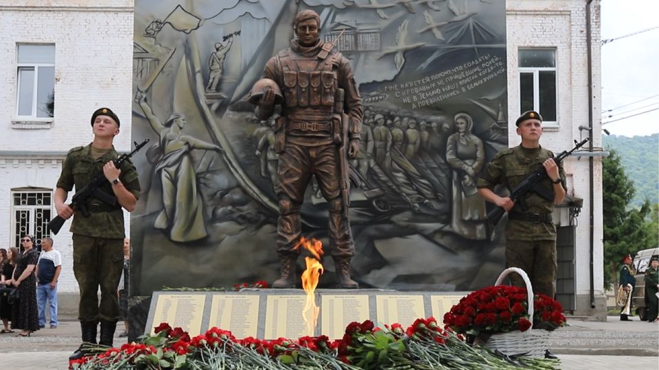 Во Владикавказе торжественно открыли «Сквер Победы»